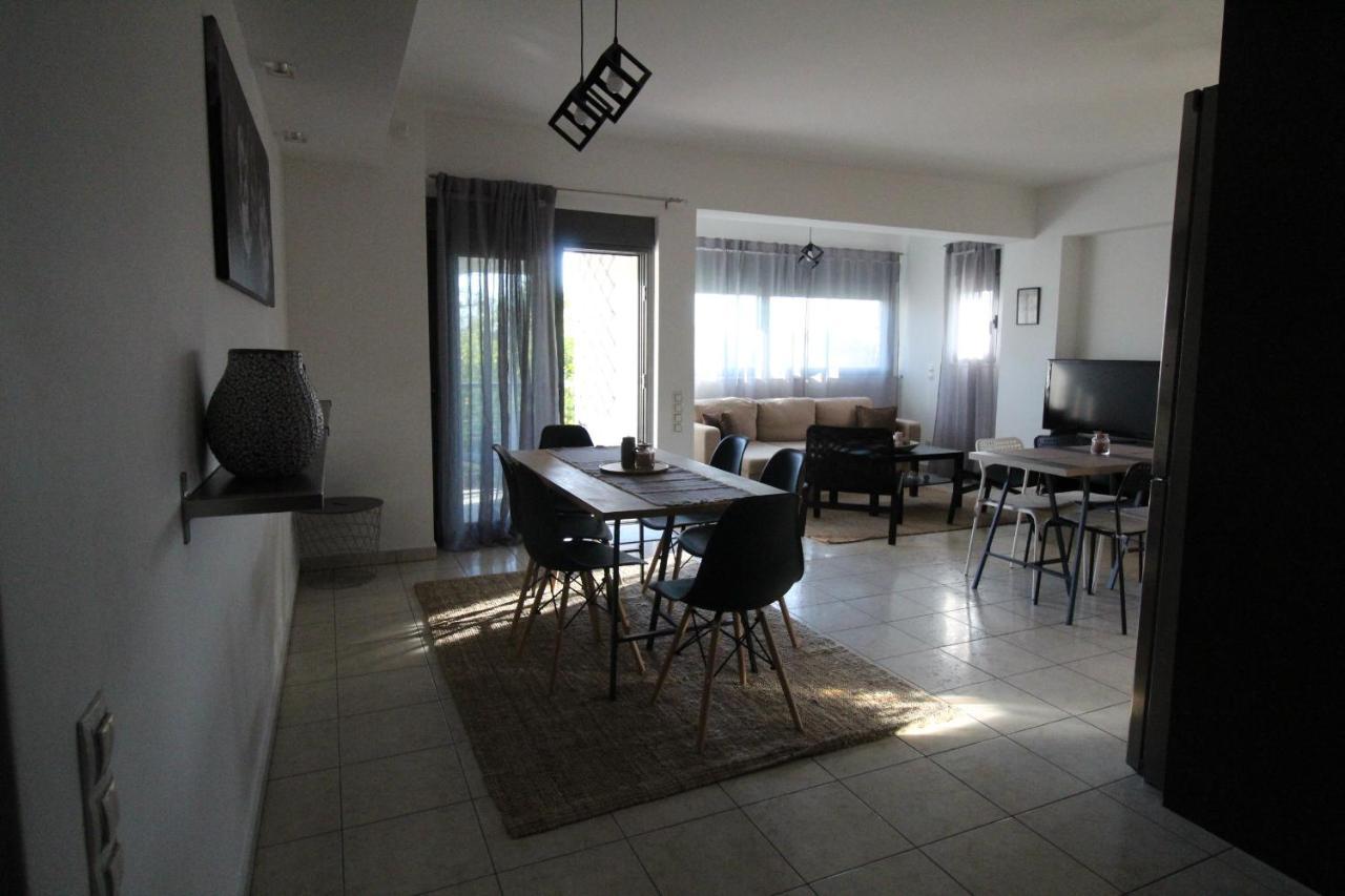 Lovely 2-Bedroom Apartment Athens Exterior photo