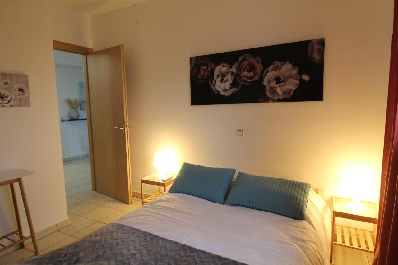 Lovely 2-Bedroom Apartment Athens Exterior photo