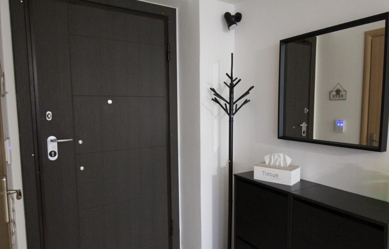 Lovely 2-Bedroom Apartment Athens Exterior photo